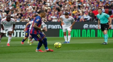 برشلونة يبتعد بصدارة الليغا بعد فوز ساحق بخماسية نظيفة ضد إشبيلية